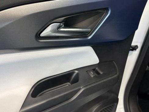 New 2025 Chevrolet Equinox EV LT FWD image 21