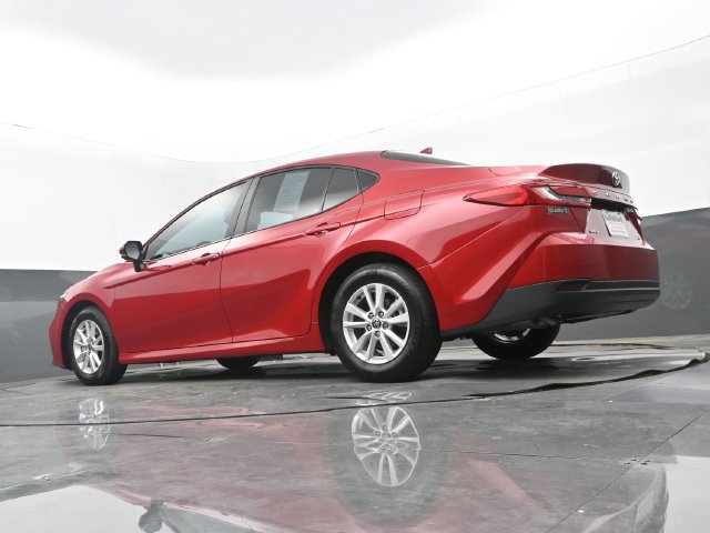 Used 2025 Toyota Camry LE FWD image 33
