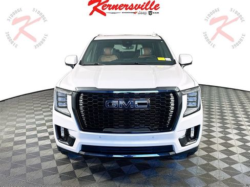 Used 2023 GMC Yukon Denali Ultimate image 2