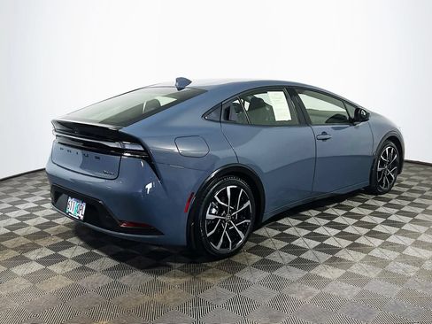 Used 2025 Toyota Prius Plug-In Hybrid FWD image 7