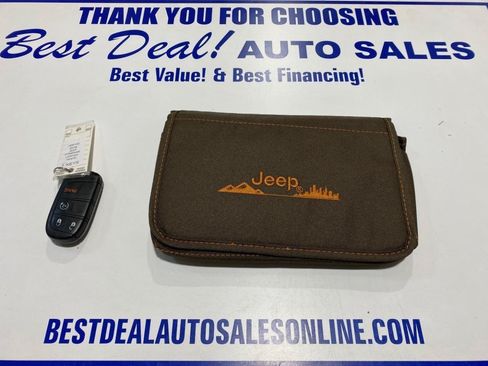 Used 2018 Jeep Compass Limited w/ Navigation Group AWD/4WD image 28