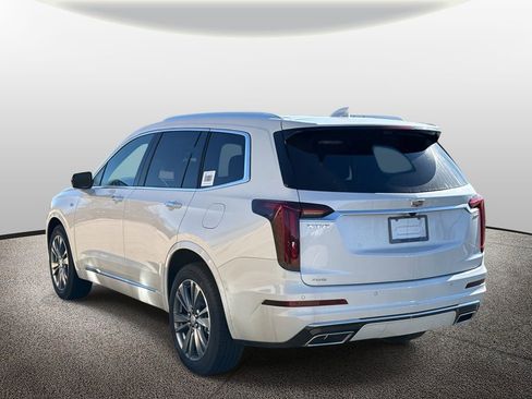Used 2025 Cadillac XT6 Premium Luxury w/ Technology Package AWD/4WD image 4