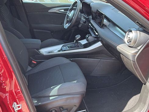 Used 2025 Alfa Romeo Tonale image 18