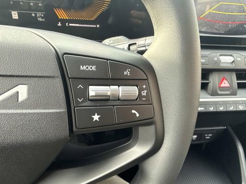 New 2025 Kia K4 LX image 12