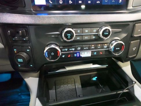 Used 2024 Ford F350 Limited AWD/4WD image 15