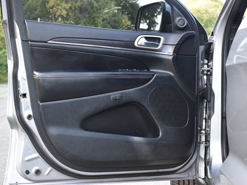 Used 2014 Jeep Grand Cherokee Limited image 8