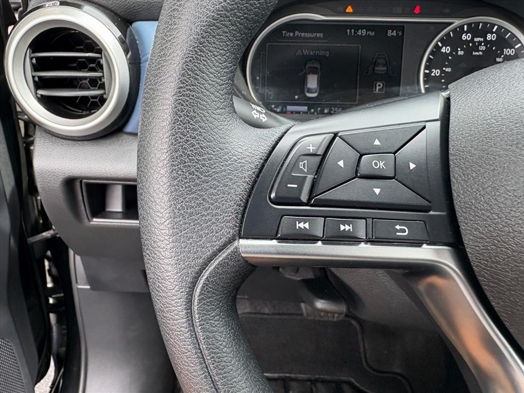 Used 2025 Nissan Versa SV FWD image 11