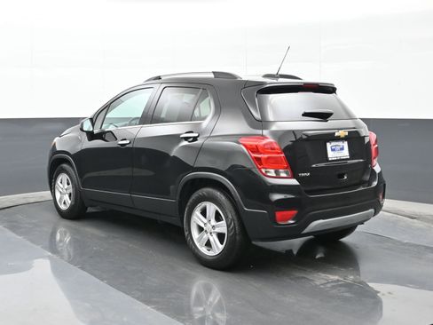 Used 2020 Chevrolet Trax LT w/ LT Convenience Package image 6