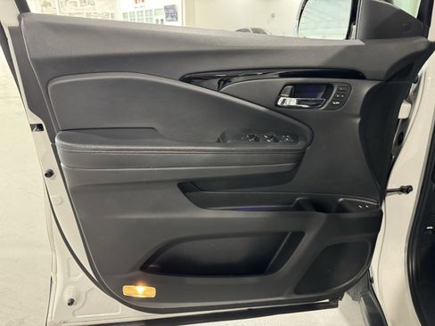 Used 2021 Honda Pilot Elite image 23
