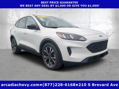 Used 2022 Ford Escape SE w/ SE Sport Appearance Package