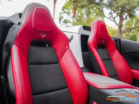 Used 2016 Chevrolet Corvette Z06 w/ 3LZ Preferred Equipment Group RWD image 33