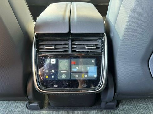 Used 2022 Rivian R1T Launch Edition image 22