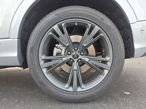 New 2026 Audi Q8 Premium image 7