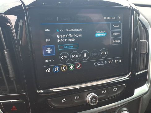 Used 2023 Chevrolet Traverse LT FWD image 6