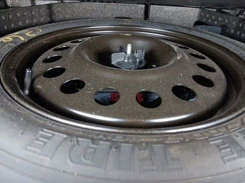 Used 2025 Ford Escape ST-Line image 35