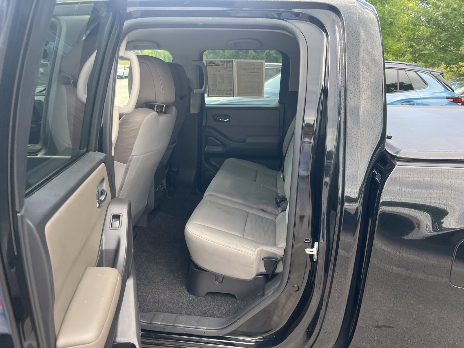 Used 2023 Nissan Frontier SV w/ Technology Package RWD image 29
