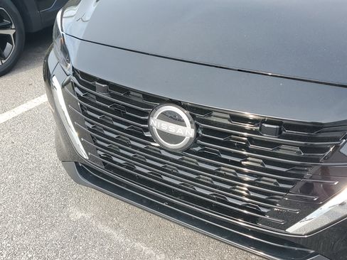 Used 2025 Nissan Sentra SV image 5