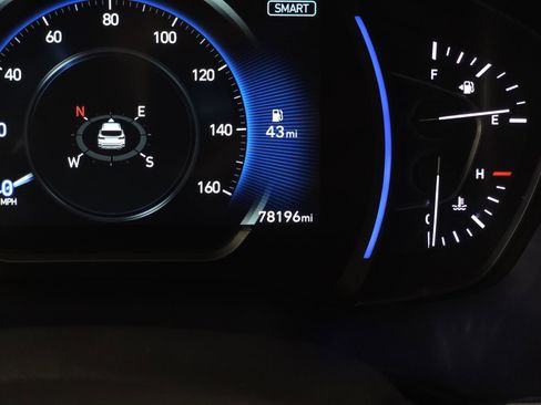 Used 2020 Hyundai Santa Fe Limited w/ Cargo Package image 22