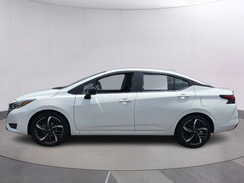Used 2024 Nissan Versa SR FWD image 8