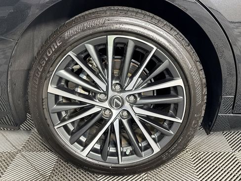 Used 2024 Lexus ES 350 w/ Premium Package image 32