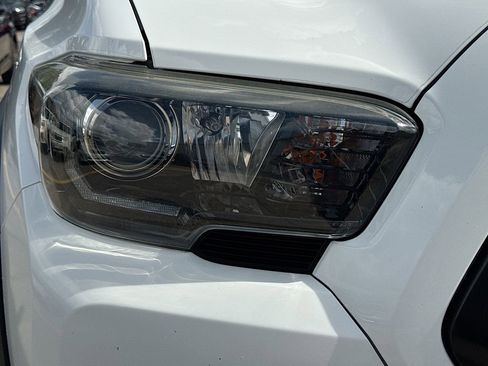 Used 2017 Toyota Tacoma TRD Pro AWD/4WD image 36