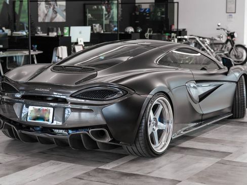 Used 2017 McLaren 570S RWD image 22