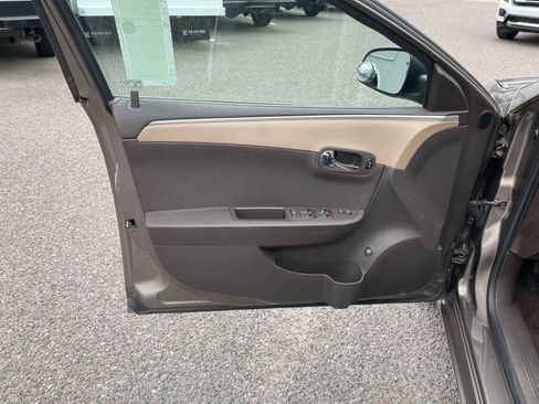 Used 2011 Chevrolet Malibu LS image 11