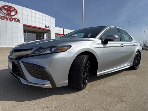 Used 2021 Toyota Camry XSE image 6