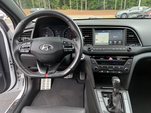 Used 2018 Hyundai Elantra Sport w/ Sport Premium Package 03 FWD image 16