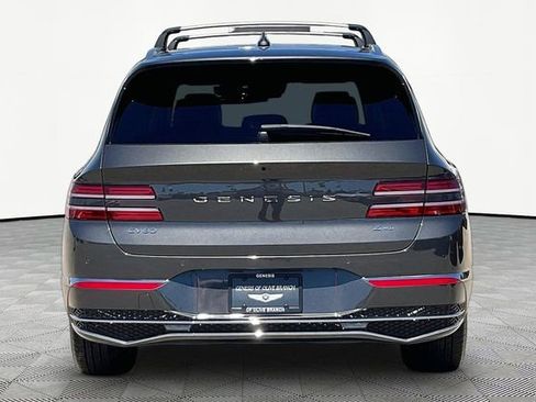 Certified 2025 Genesis GV80 2.5T Standard AWD/4WD image 4