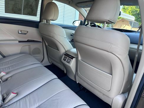 Used 2013 Toyota Venza XLE FWD image 16