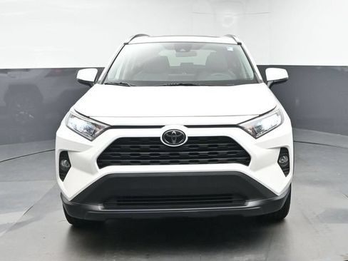 Used 2020 Toyota RAV4 XLE Premium FWD image 2
