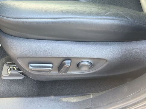 Used 2023 Toyota Highlander XLE image 13