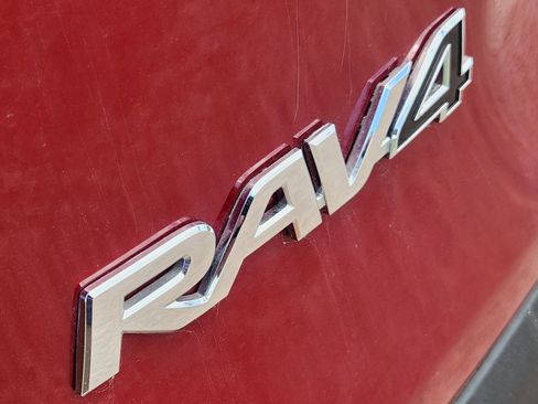 Used 2025 Toyota RAV4 LE AWD/4WD image 16