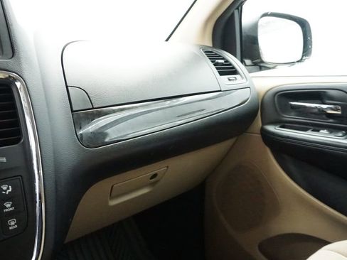 Used 2013 Dodge Grand Caravan American Value Package w/ UConnect Hands-Free Group image 39