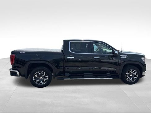 Used 2023 GMC Sierra 1500 SLT w/ SLT Premium Package AWD/4WD image 8