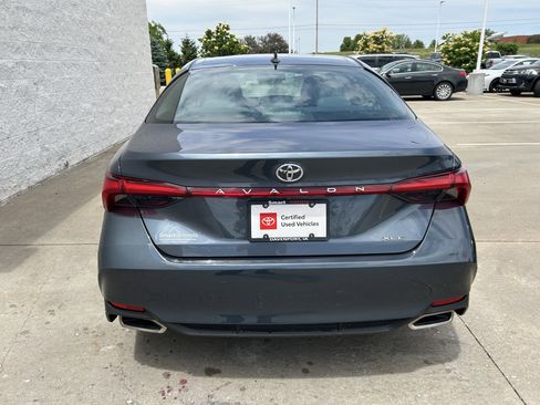 Used 2019 Toyota Avalon XLE w/ Moonroof Package FWD image 5
