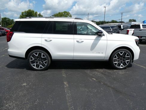 New 2027 Ford Expedition Platinum w/ Platinum Ultimate Package AWD/4WD image 4