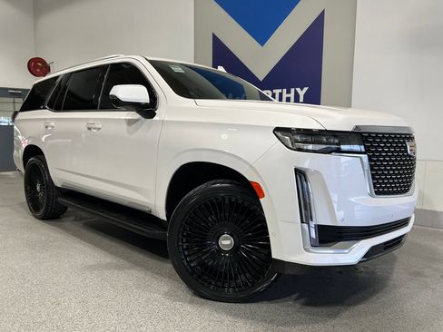 Used 2022 Cadillac Escalade Premium Luxury w/ Performance Package AWD/4WD image 2