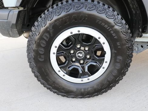 Used 2023 Ford Bronco Badlands AWD/4WD image 8