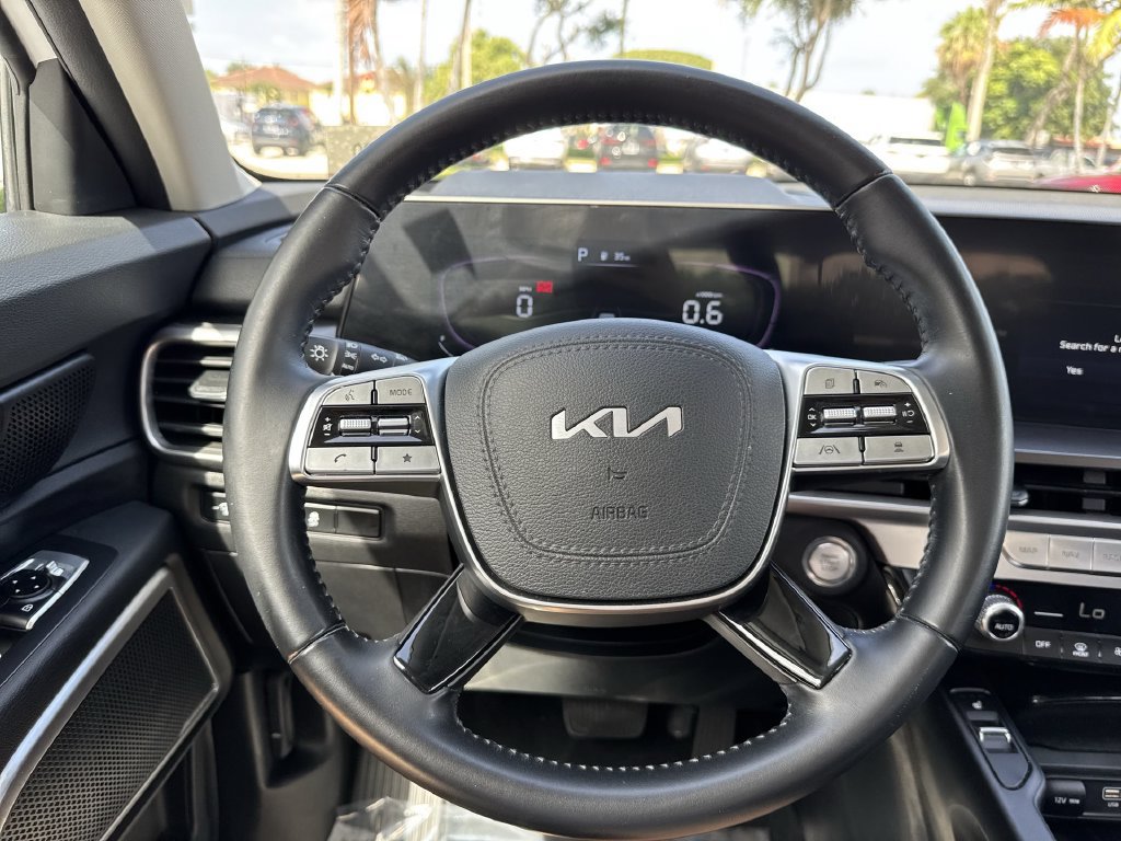 Used 2024 Kia Telluride S FWD image 47