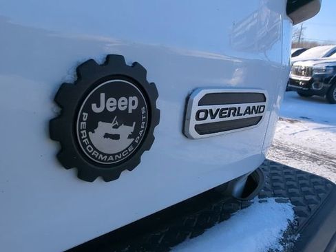 Used 2020 Jeep Gladiator Overland image 8