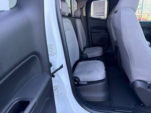 Used 2015 Chevrolet Colorado W/T RWD image 26