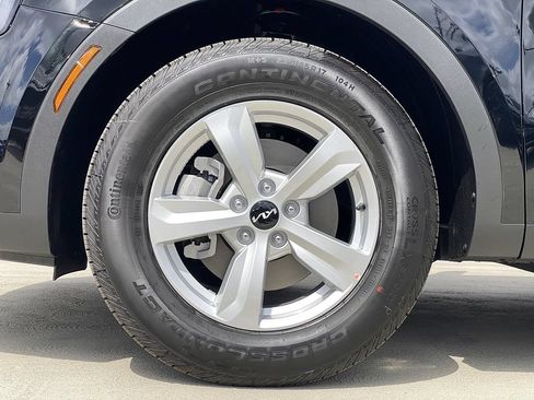 New 2026 Kia Sorento LX FWD image 9