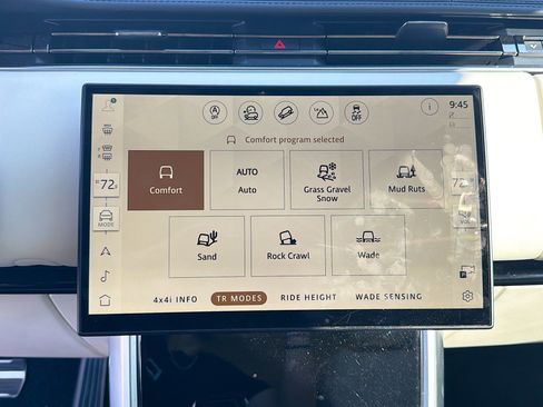 Used 2024 Land Rover Range Rover Long Wheelbase SE image 31