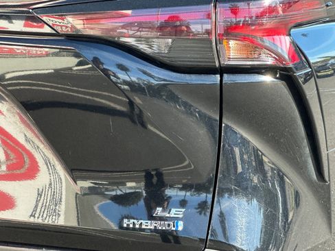 Used 2024 Toyota Sienna LE image 26