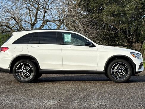 Used 2022 Mercedes-Benz GLC 300 4MATIC image 3