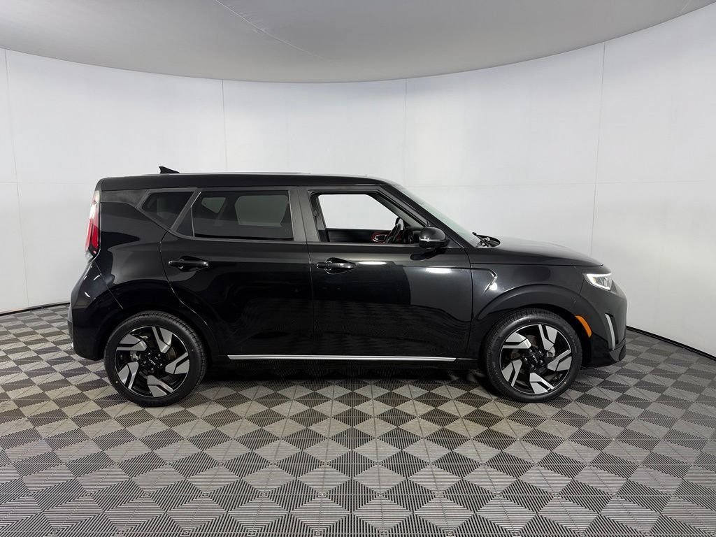 Used 2024 Kia Soul GT-Line w/ Option Group 020 FWD image 7