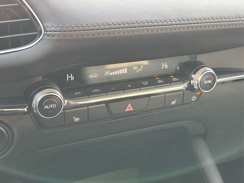 Used 2025 MAZDA MAZDA3 s image 28