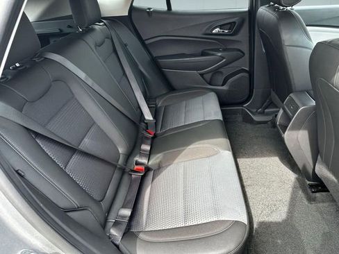 Used 2025 Chevrolet Trax LT w/ LT Convenience Package FWD image 27